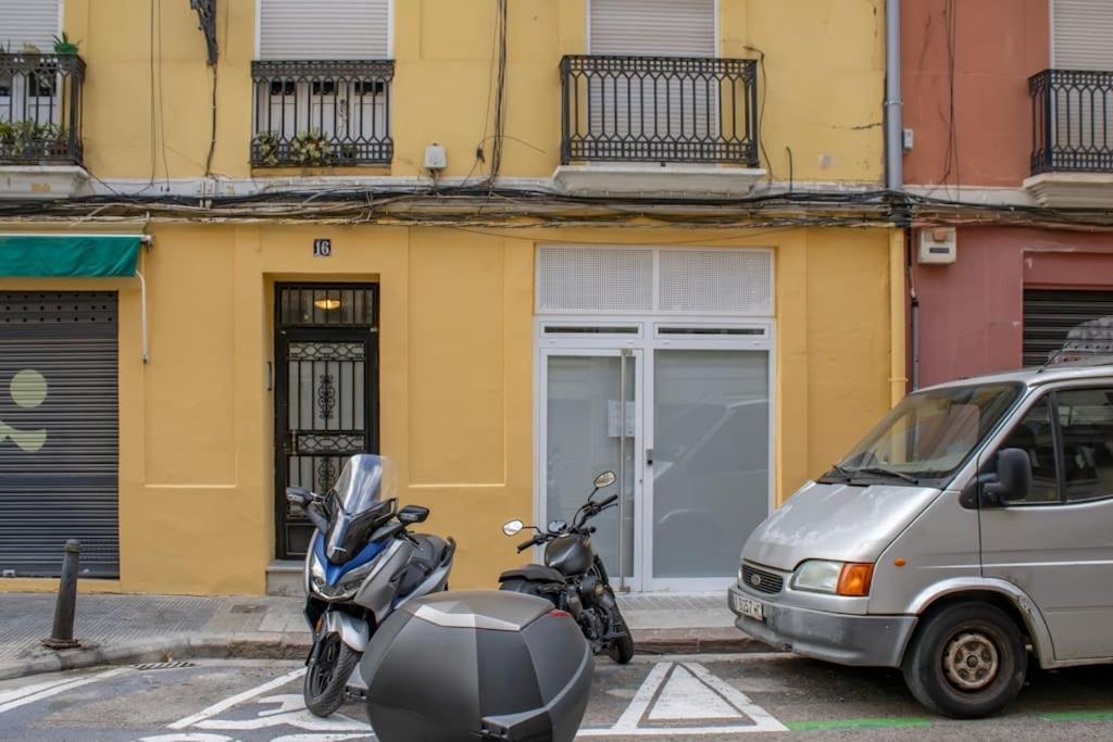Acogedor Estudio En El Centro De Valencia Bagian luar foto